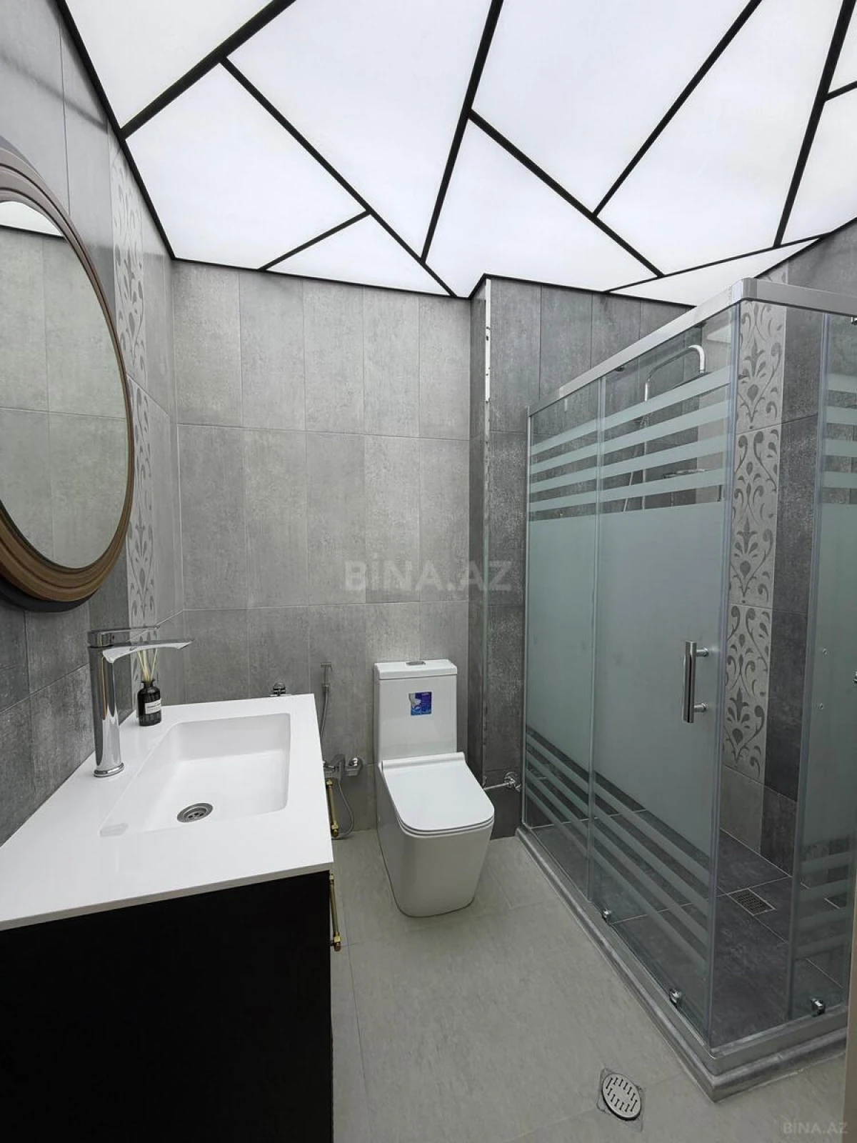 Satılır 3 otaqlı mənzil 92 m²