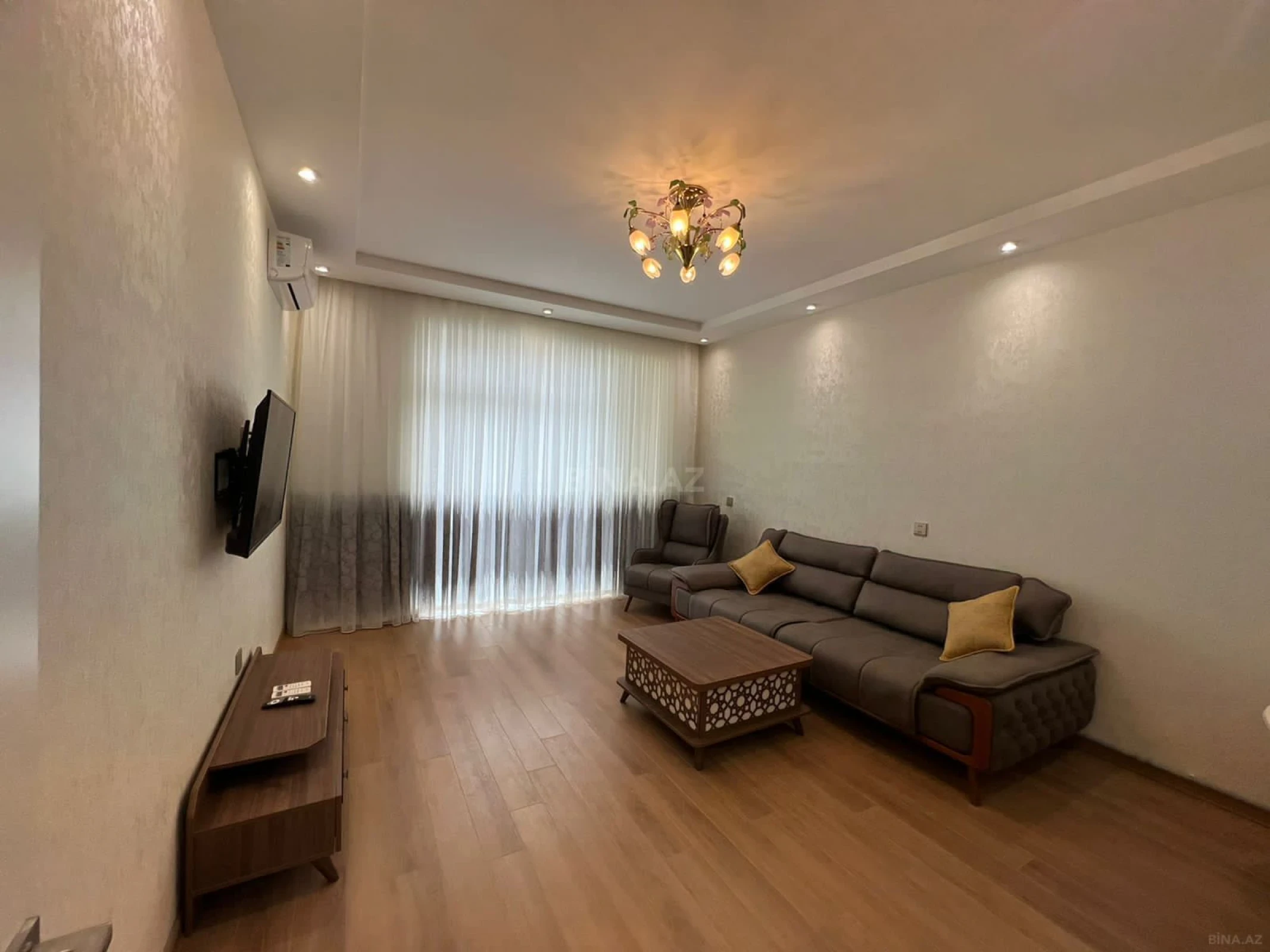 Kirayə verilir 2 otaqlı mənzil 65 m²