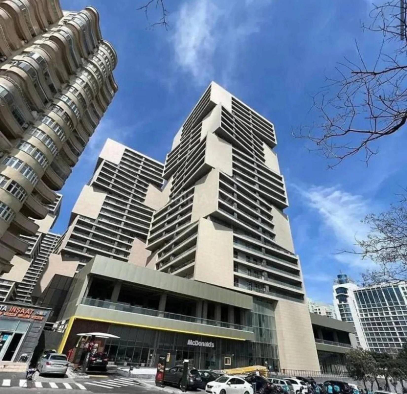 Kirayə verilir 2 otaqlı mənzil 65 m²