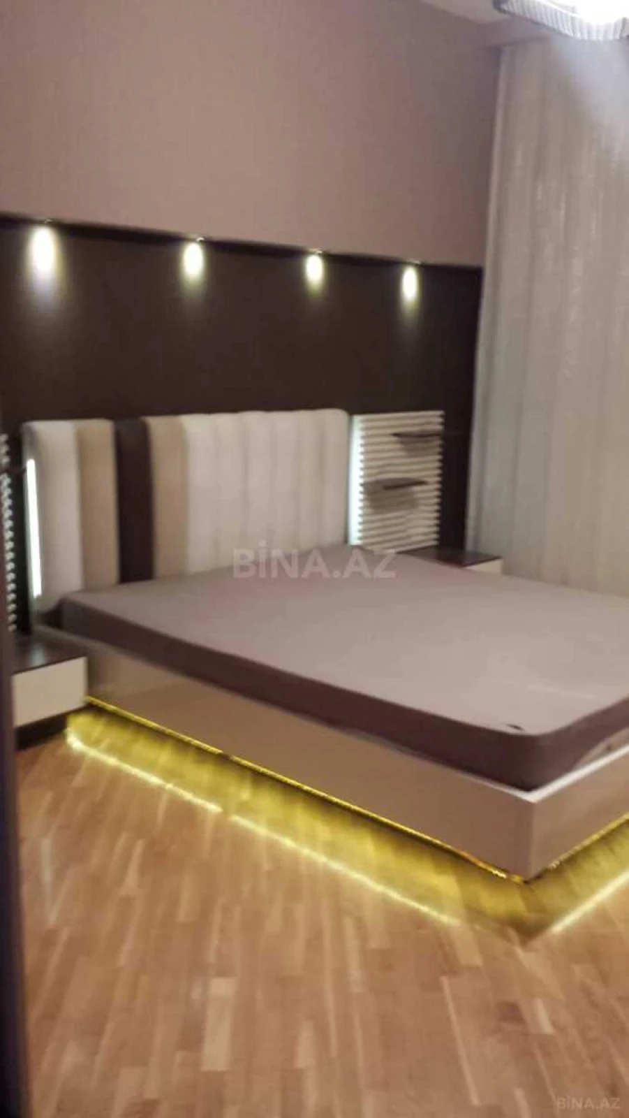 Kirayə verilir 2 otaqlı mənzil 110 m²