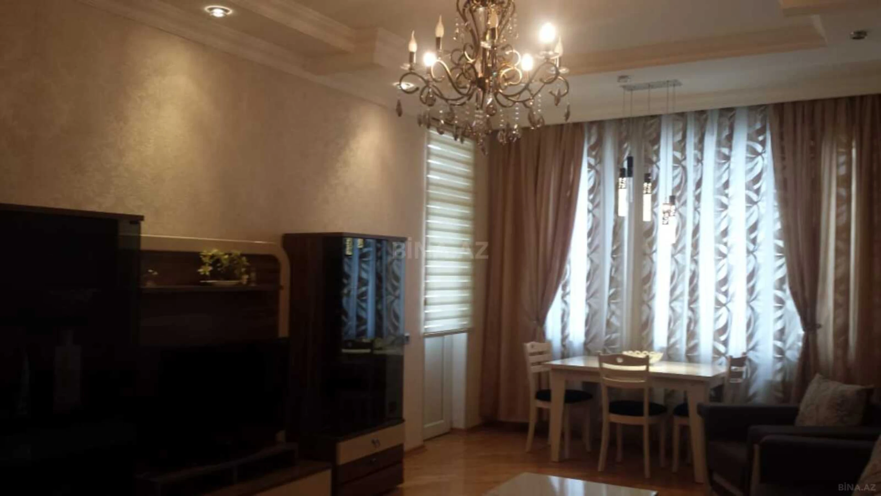 Kirayə verilir 2 otaqlı mənzil 110 m²