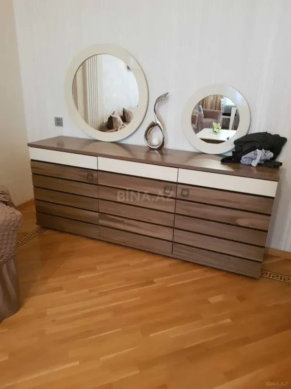 Kirayə verilir 2 otaqlı mənzil 110 m²