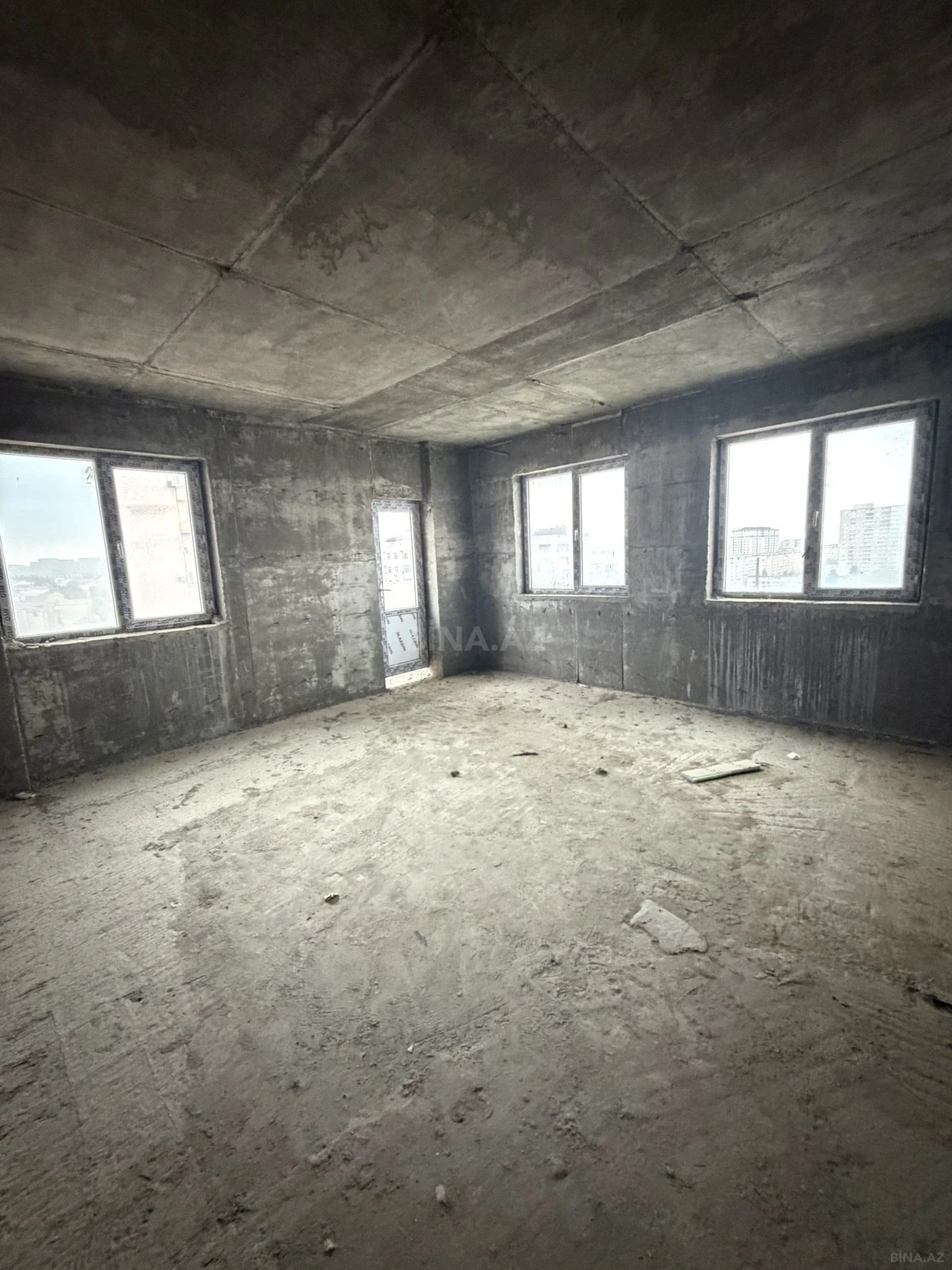 Satılır 2 otaqlı mənzil 120 m²