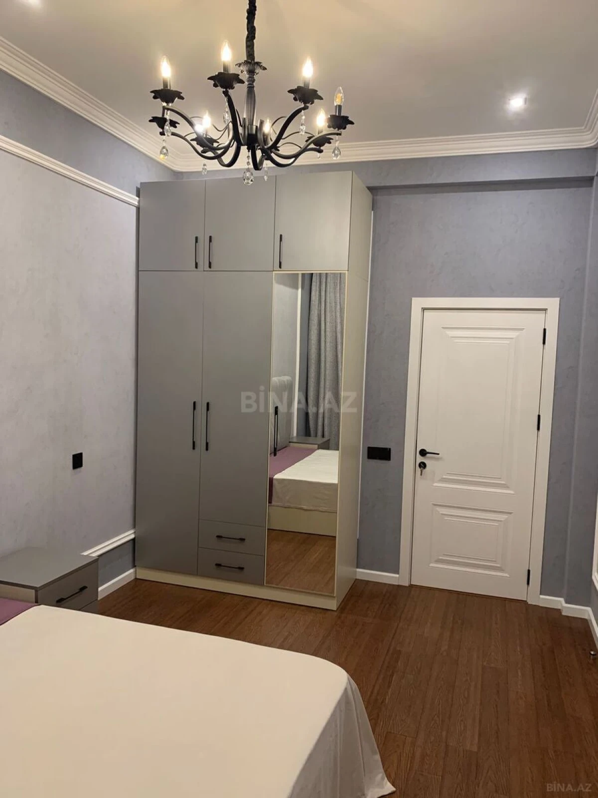Satılır 2 otaqlı mənzil 68 m²