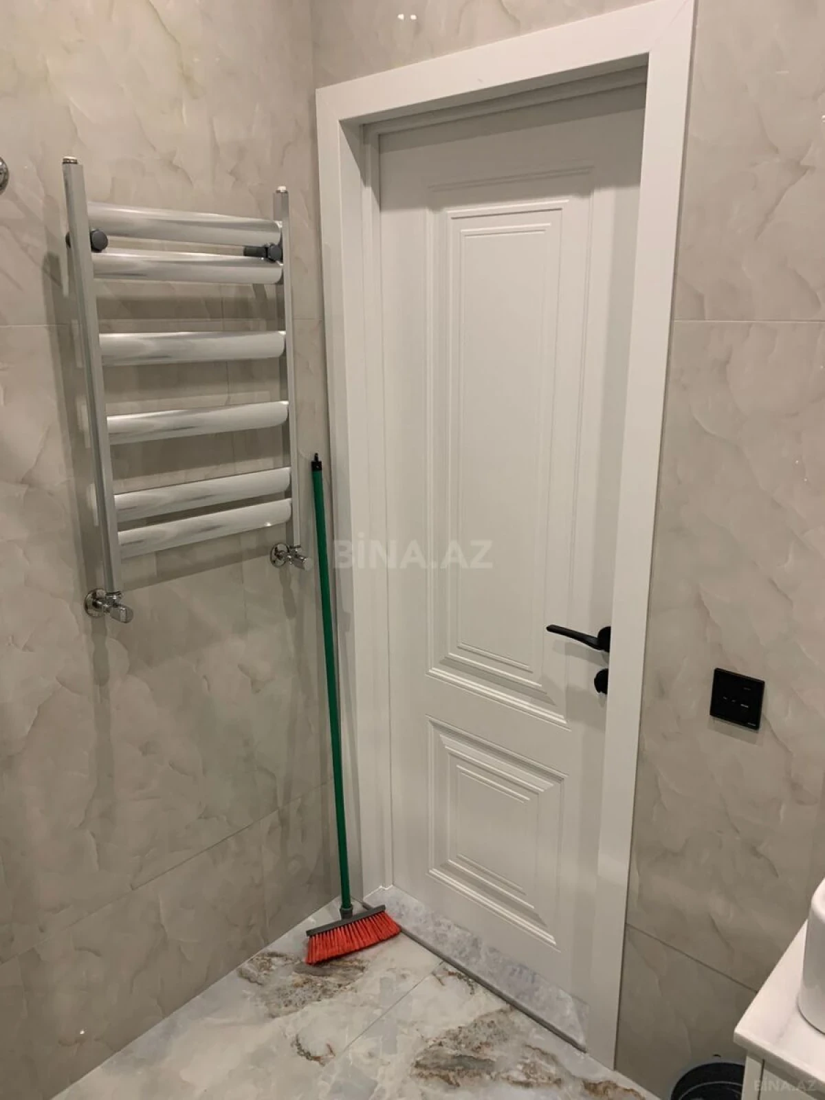 Satılır 2 otaqlı mənzil 68 m²