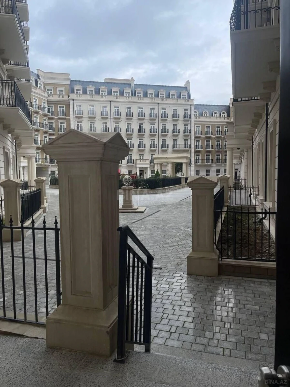 Satılır 1 otaqlı mənzil 54 m²
