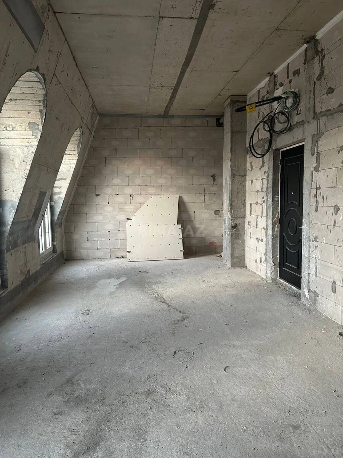 Satılır 1 otaqlı mənzil 54 m²