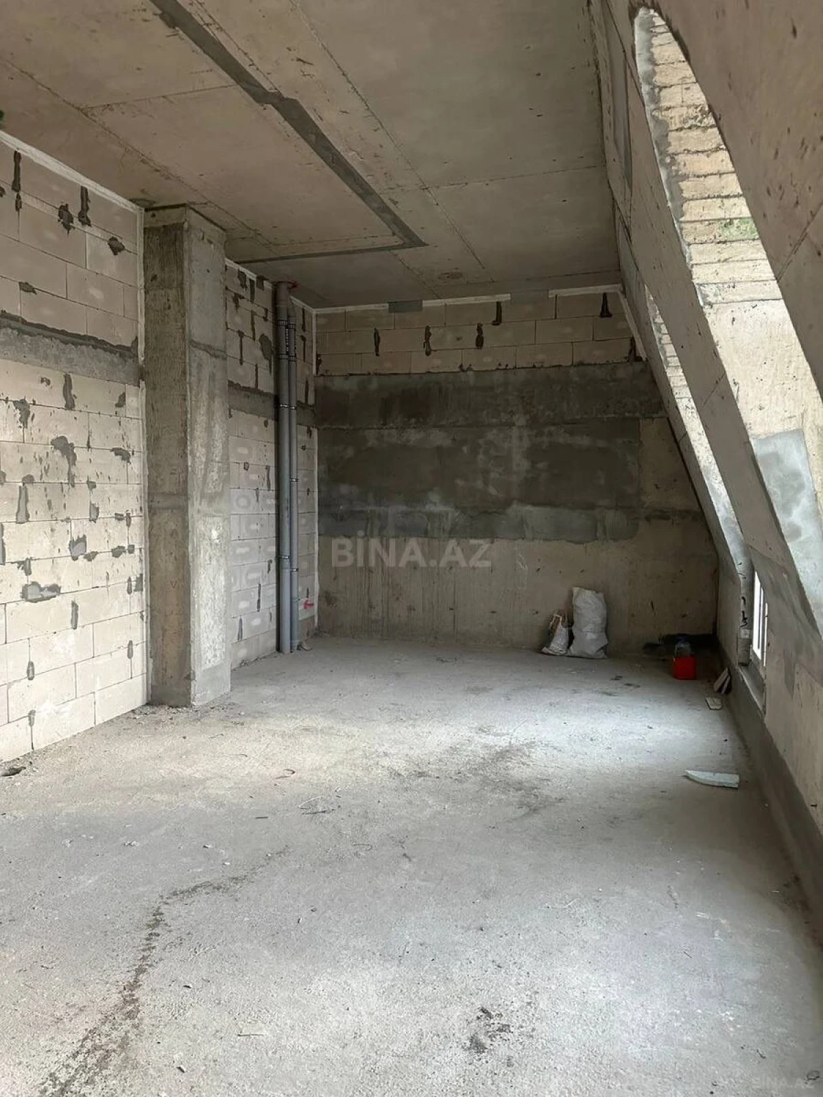 Satılır 1 otaqlı mənzil 54 m²