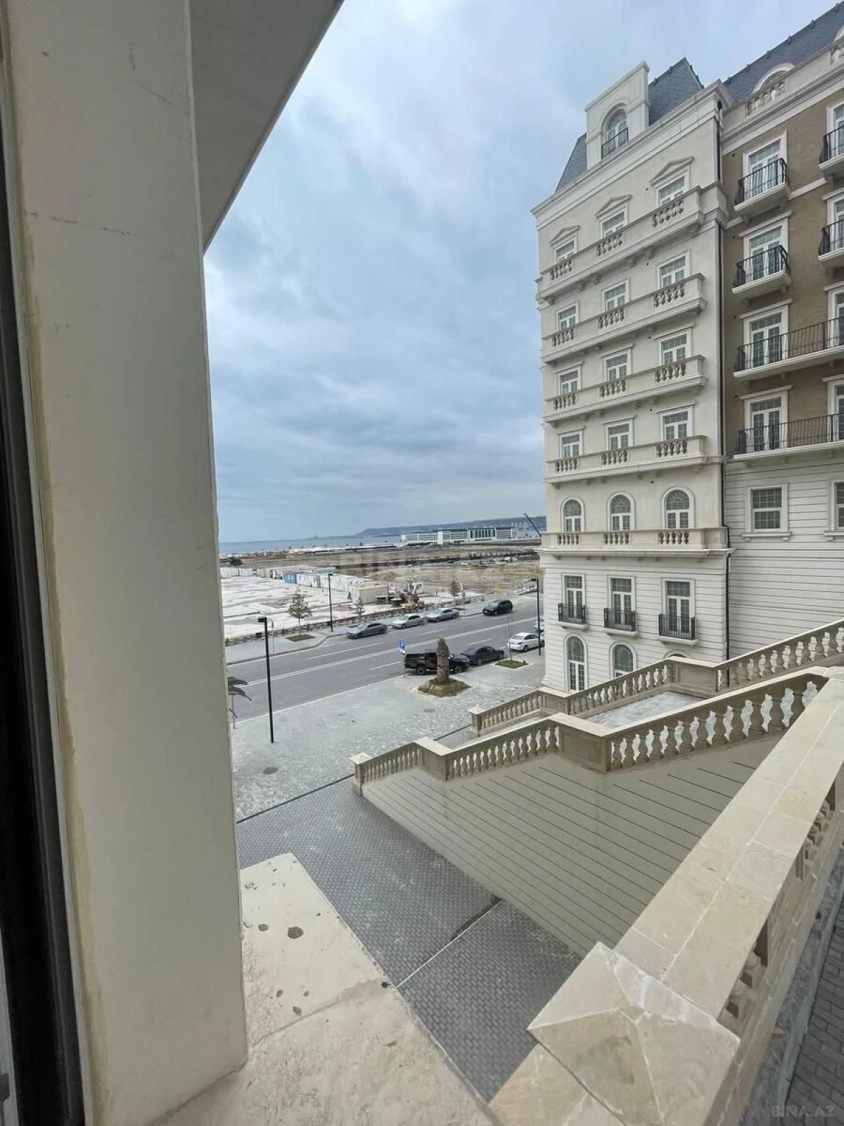 Satılır 1 otaqlı mənzil 54 m²