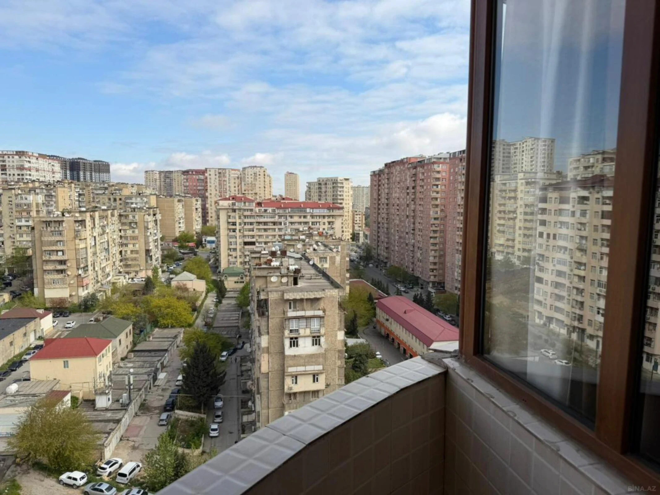 Satılır 2 otaqlı mənzil 82 m²