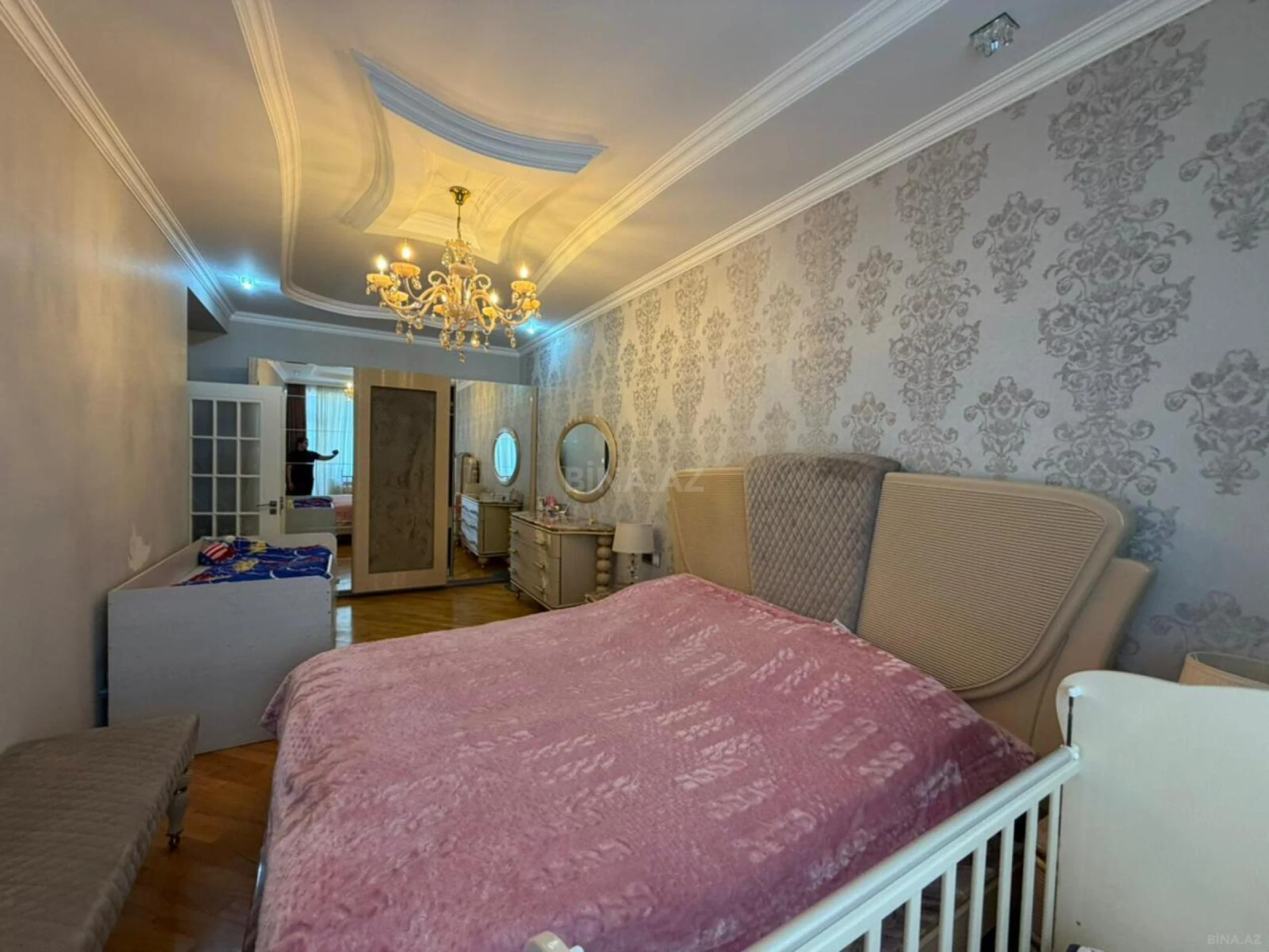 Satılır 2 otaqlı mənzil 82 m²
