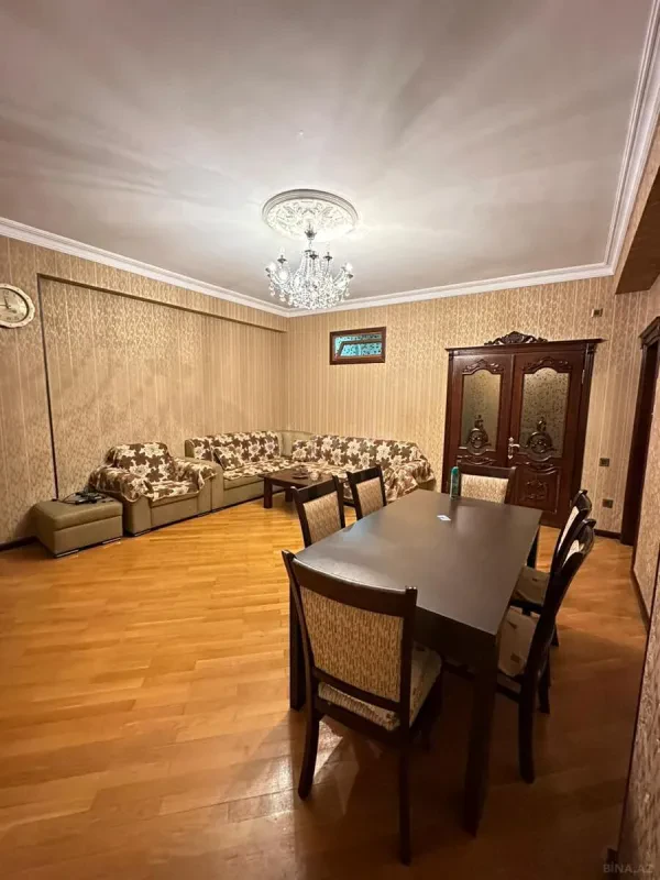 Kirayə verilir 2 otaqlı mənzil 80 m²