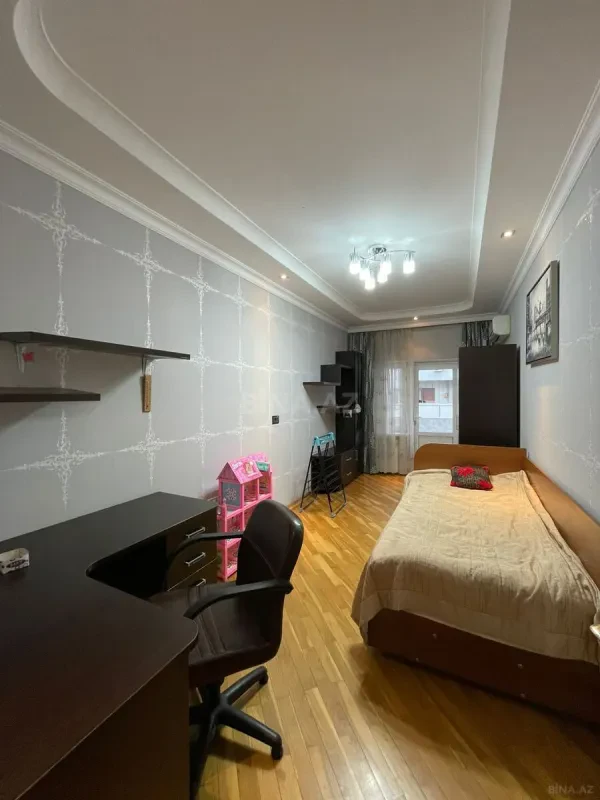 Kirayə verilir 3 otaqlı mənzil 126 m²