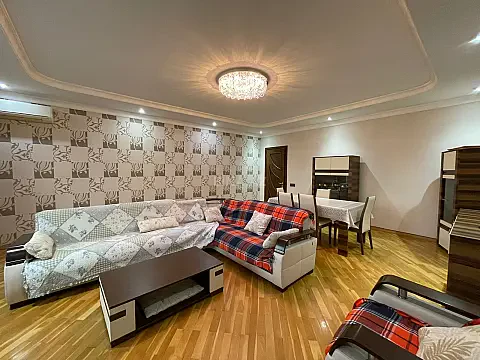 Kirayə verilir 3 otaqlı mənzil 126 m²