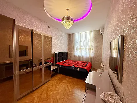 Kirayə verilir 4 otaqlı mənzil 100 m²
