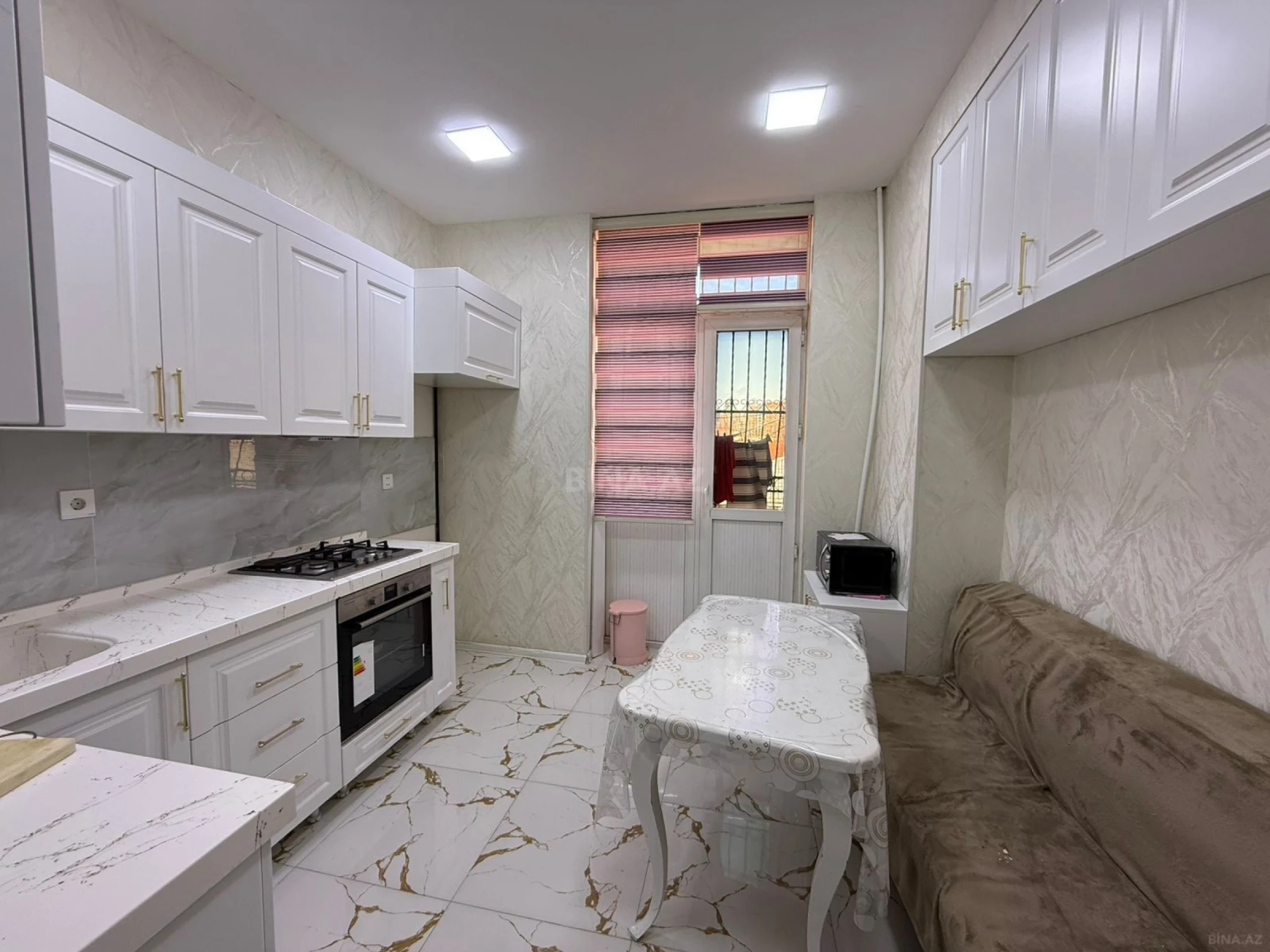Kirayə verilir 4 otaqlı mənzil 100 m²