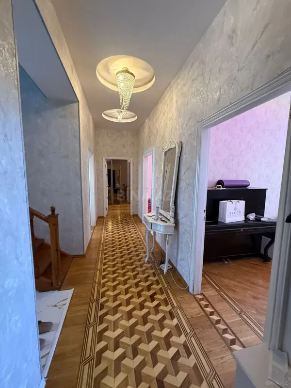 Kirayə verilir 4 otaqlı mənzil 100 m²