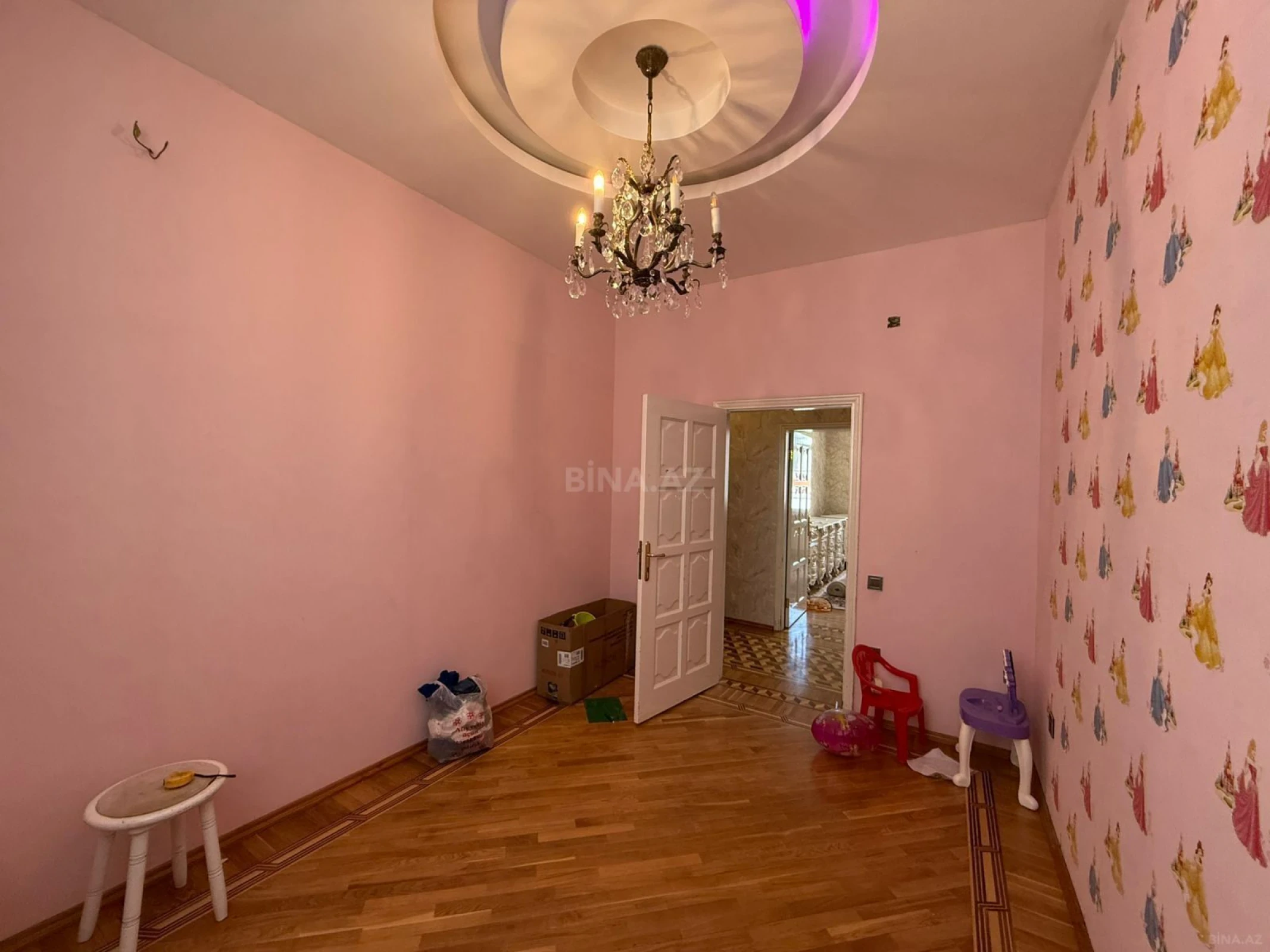 Kirayə verilir 4 otaqlı mənzil 100 m²