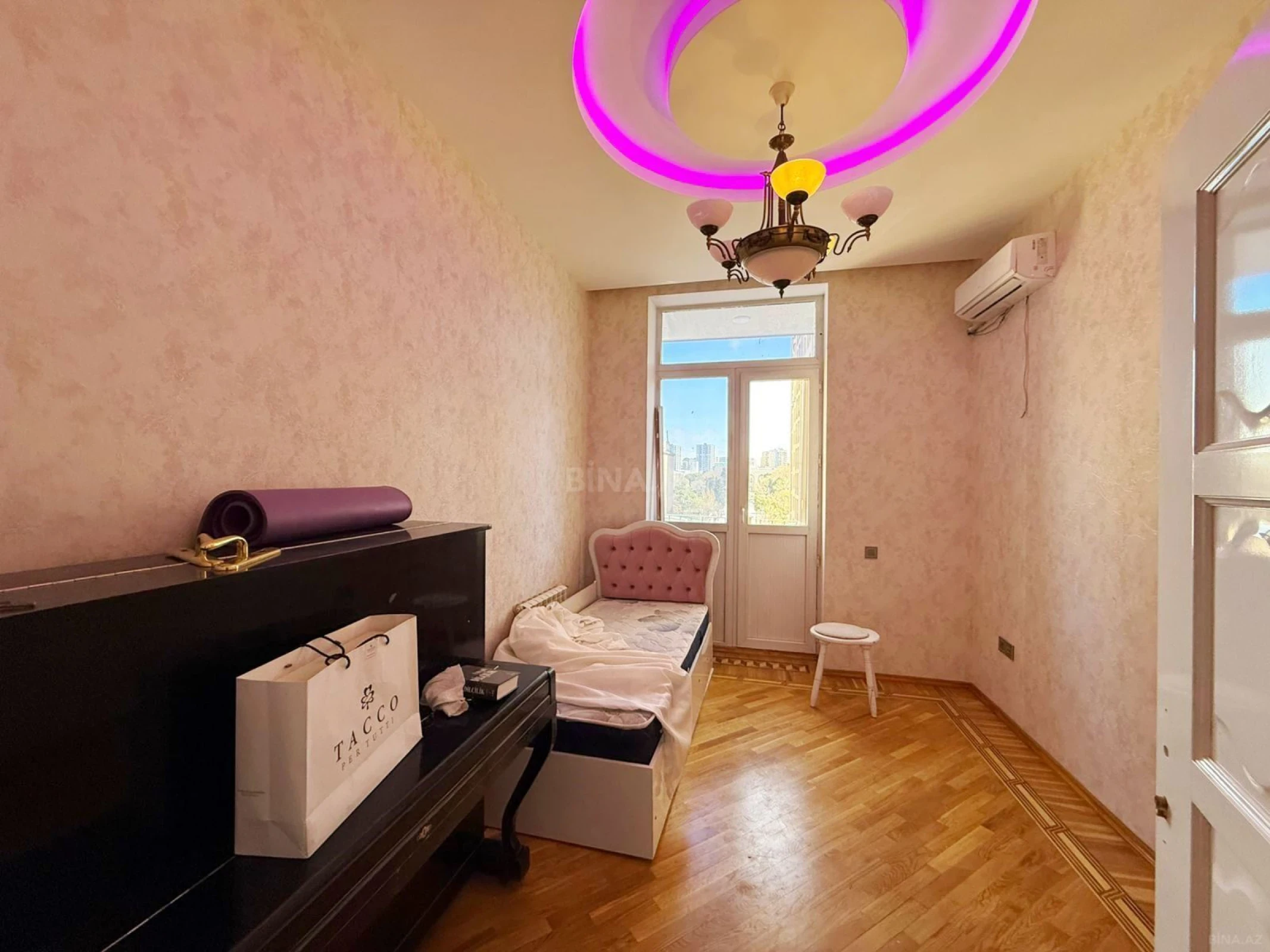 Kirayə verilir 4 otaqlı mənzil 100 m²