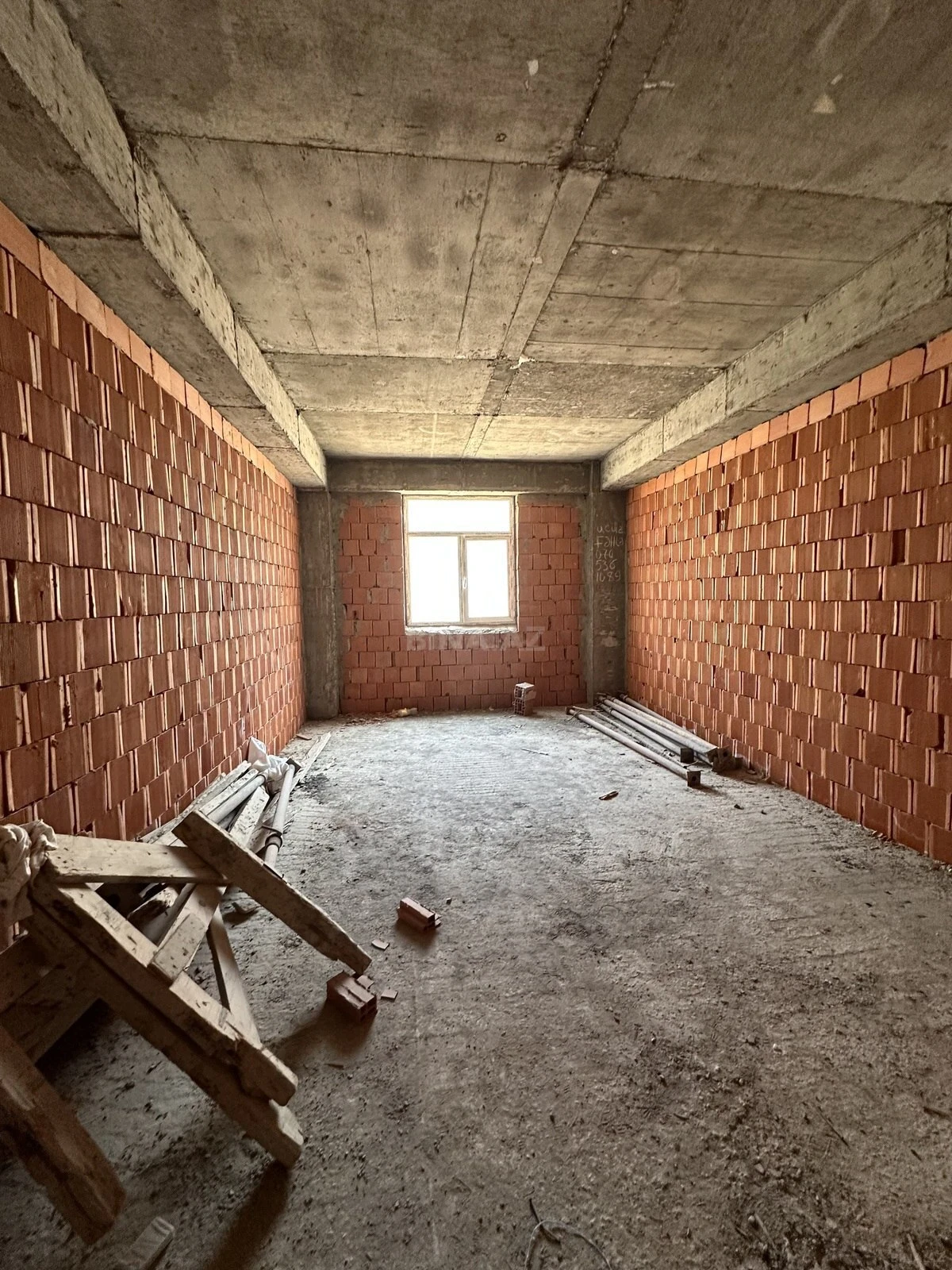 Satılır 2 otaqlı mənzil 68 m²