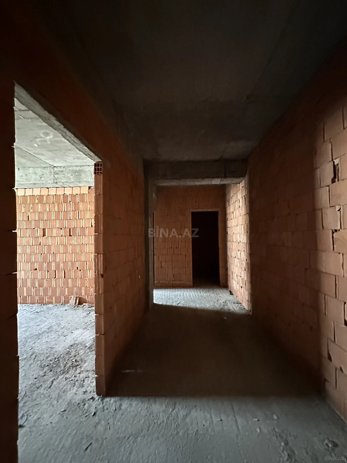 Satılır 2 otaqlı mənzil 68 m²