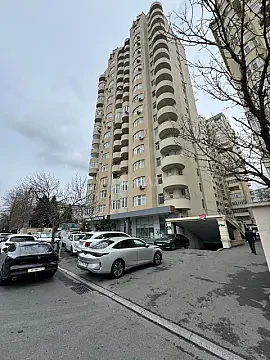 Satılır 3 otaqlı mənzil 125 m² — Bakı, İnşaatçılar 3 otaq 125.00 m²