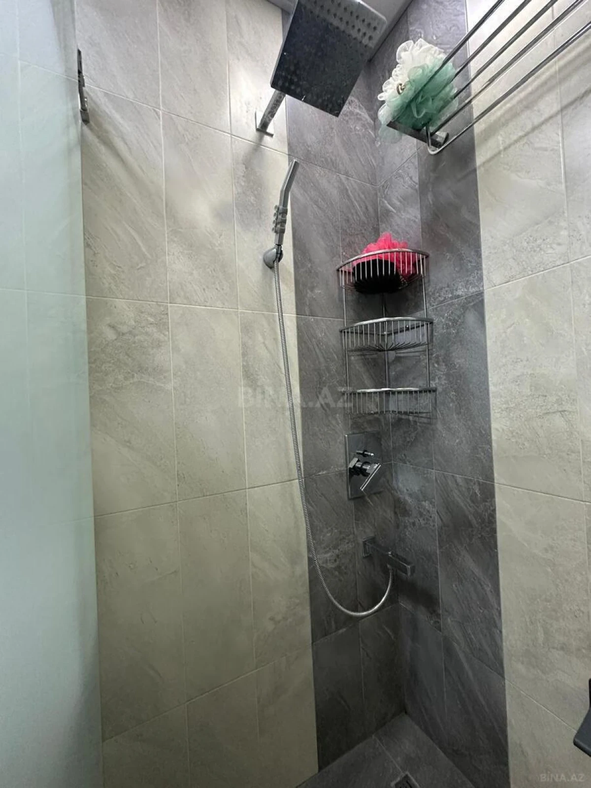 Kirayə verilir 2 otaqlı mənzil 74 m²