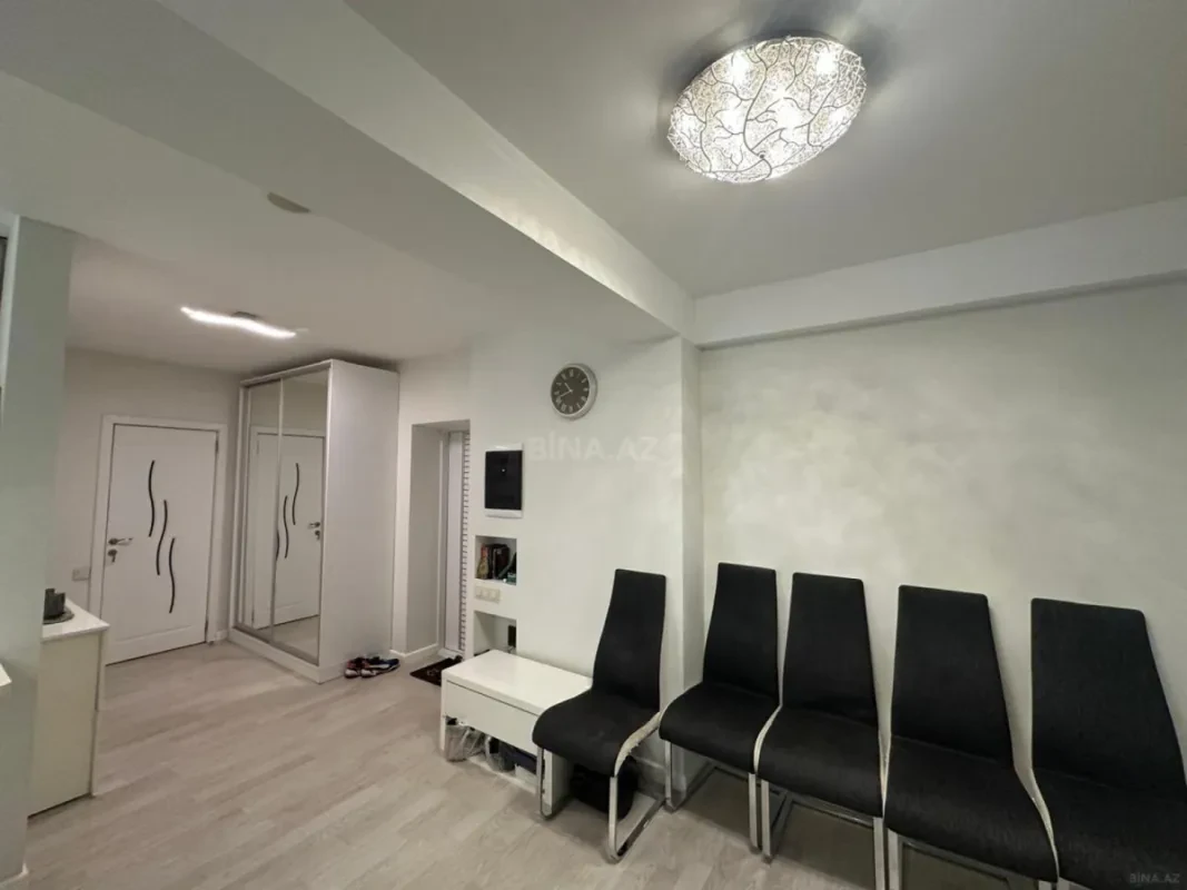 Kirayə verilir 2 otaqlı mənzil 74 m²