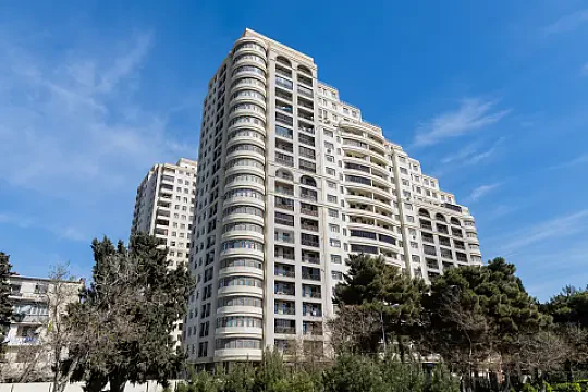 Satılır 2 otaqlı mənzil 90 m² — Bakı, Bakıxanov 2 otaq 90.00 m²