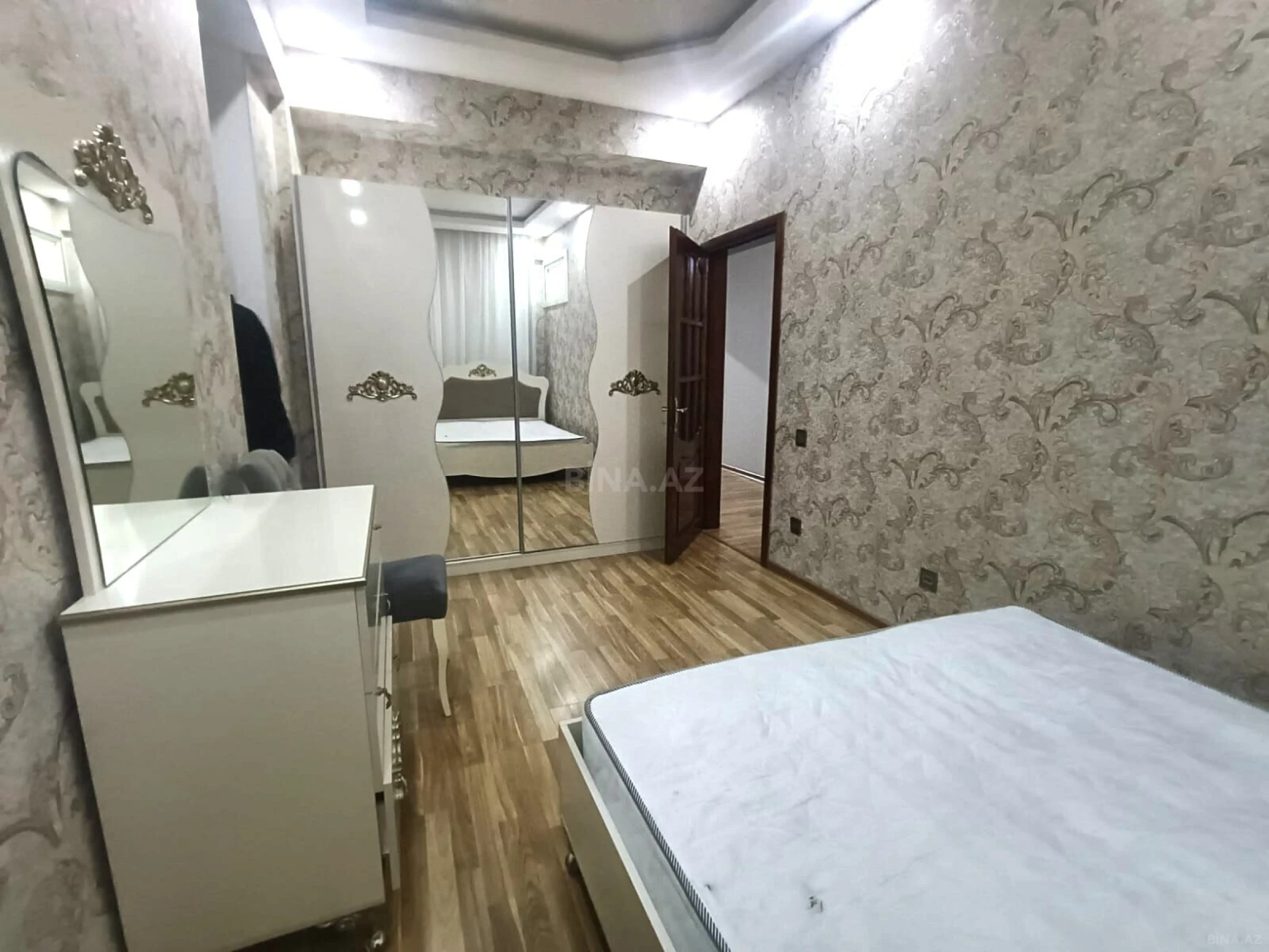 Kirayə verilir 3 otaqlı mənzil 90 m²