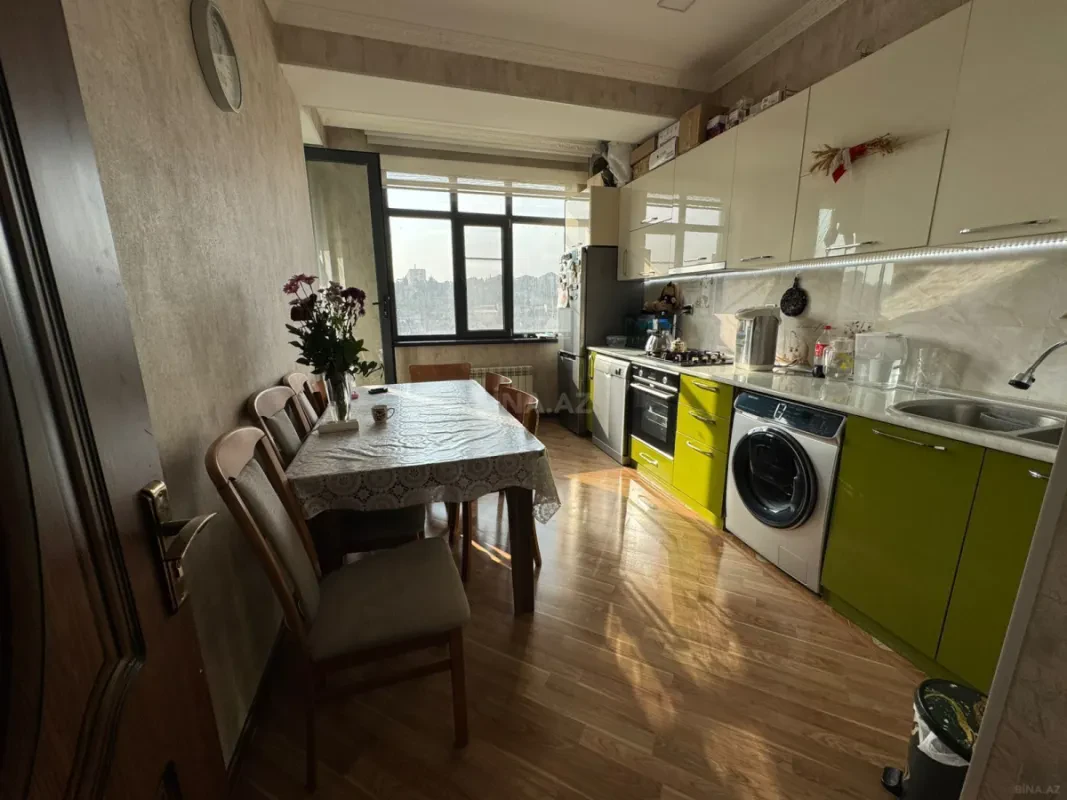 Satılır 2 otaqlı mənzil 65 m²
