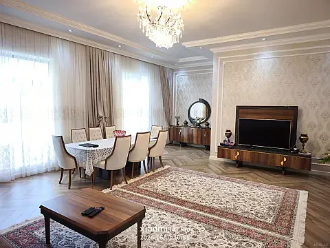 Satılır 5 otaqlı həyət evi 450 m²