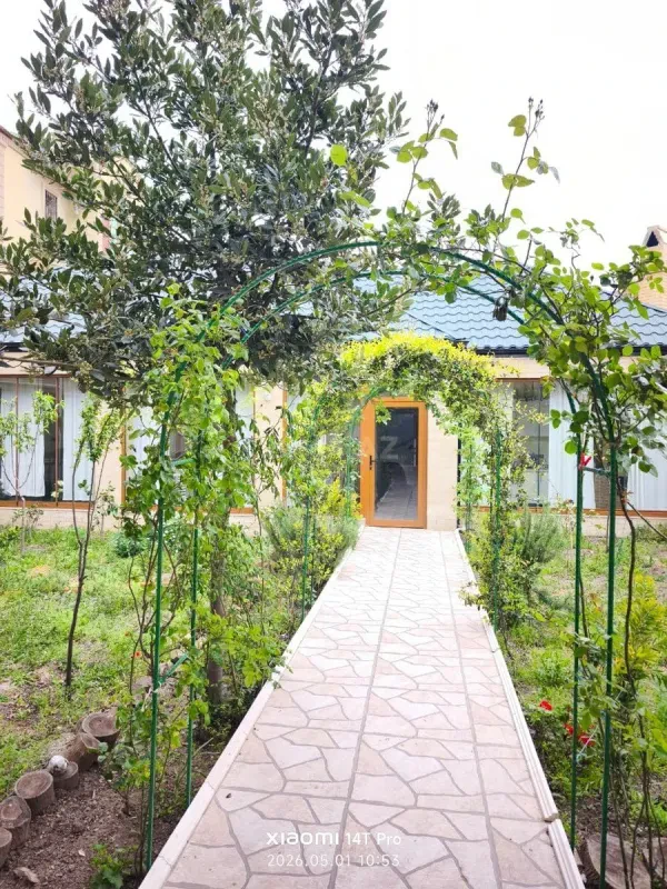 Satılır 5 otaqlı həyət evi 450 m²