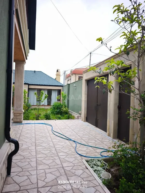 Satılır 5 otaqlı həyət evi 450 m²