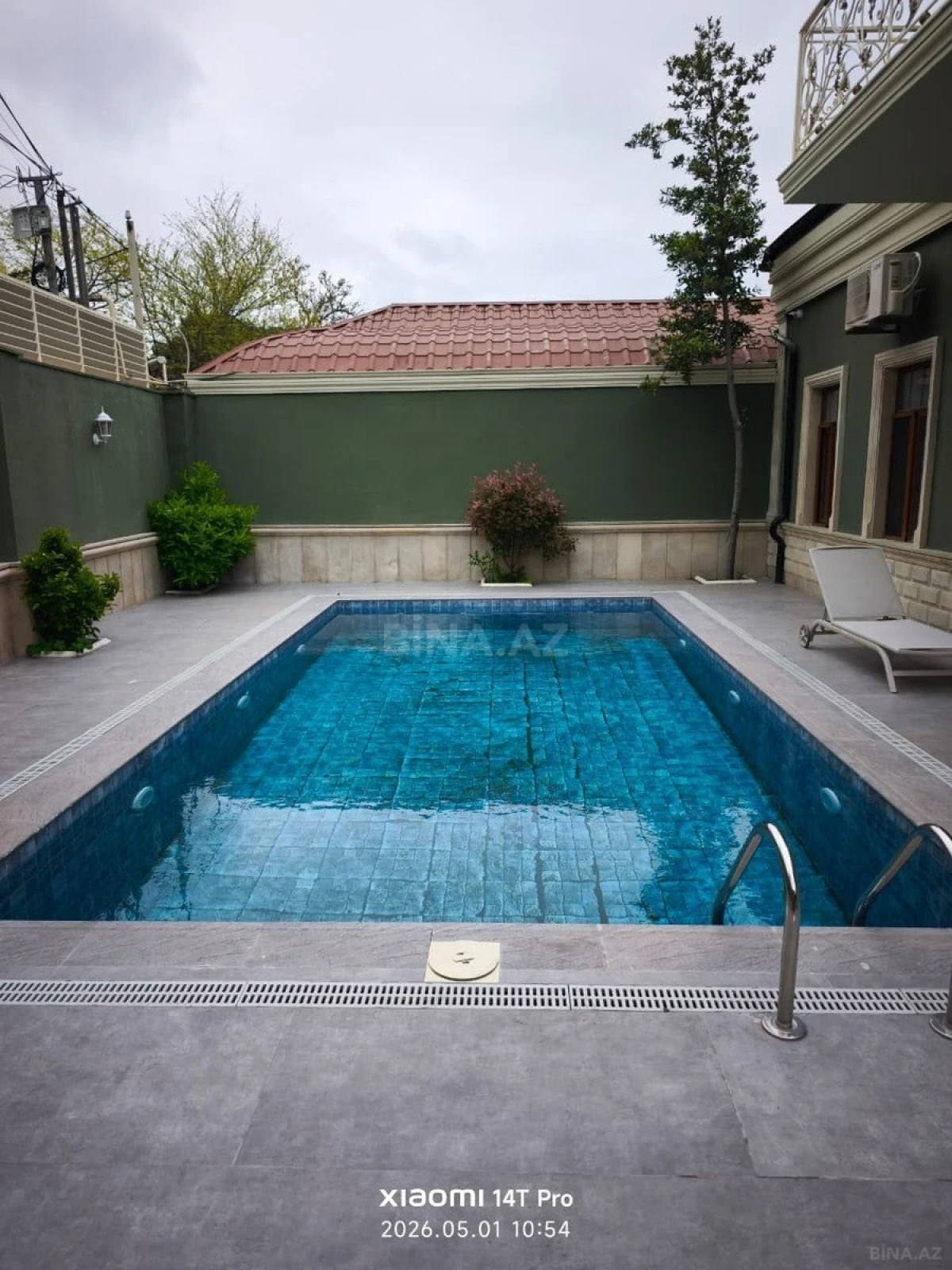 Satılır 5 otaqlı həyət evi 450 m²