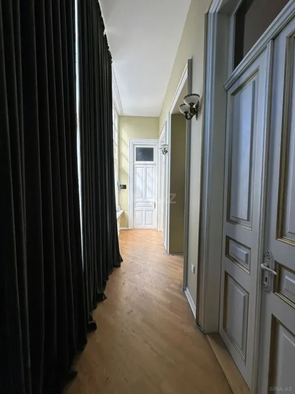 Kirayə verilir 3 otaqlı ofis 130 m²