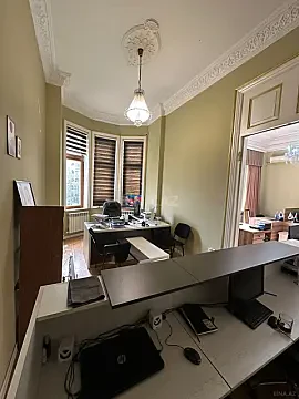 Kirayə verilir 3 otaqlı ofis 130 m²