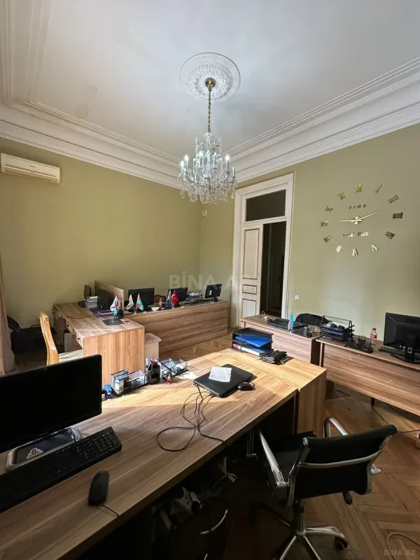 Kirayə verilir 3 otaqlı ofis 130 m²