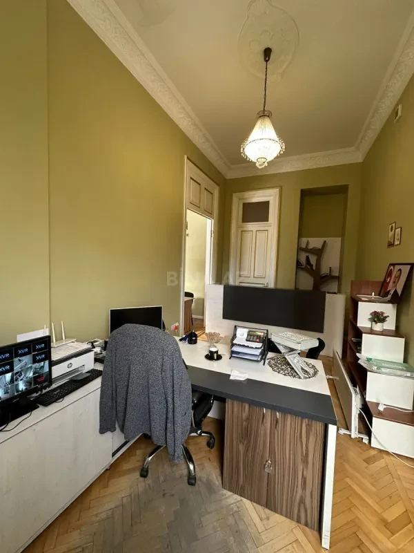 Kirayə verilir 3 otaqlı ofis 130 m²