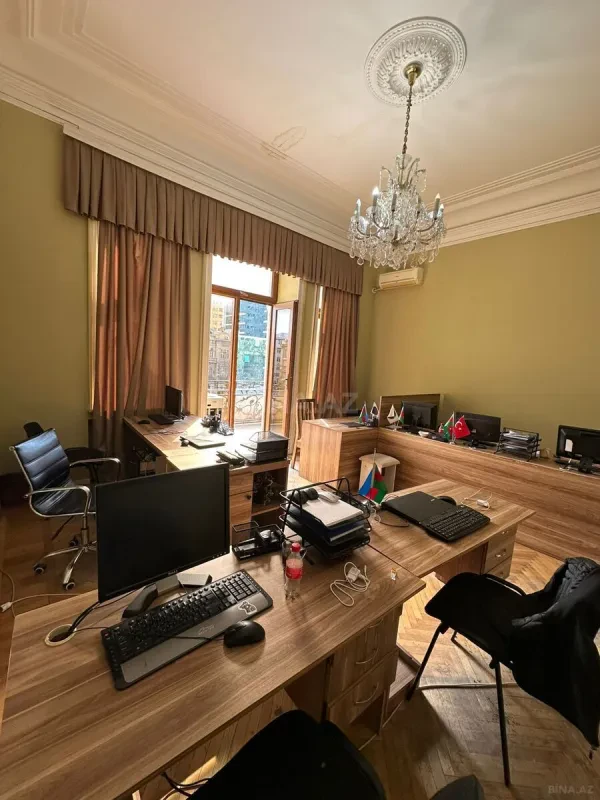 Kirayə verilir 3 otaqlı ofis 130 m²
