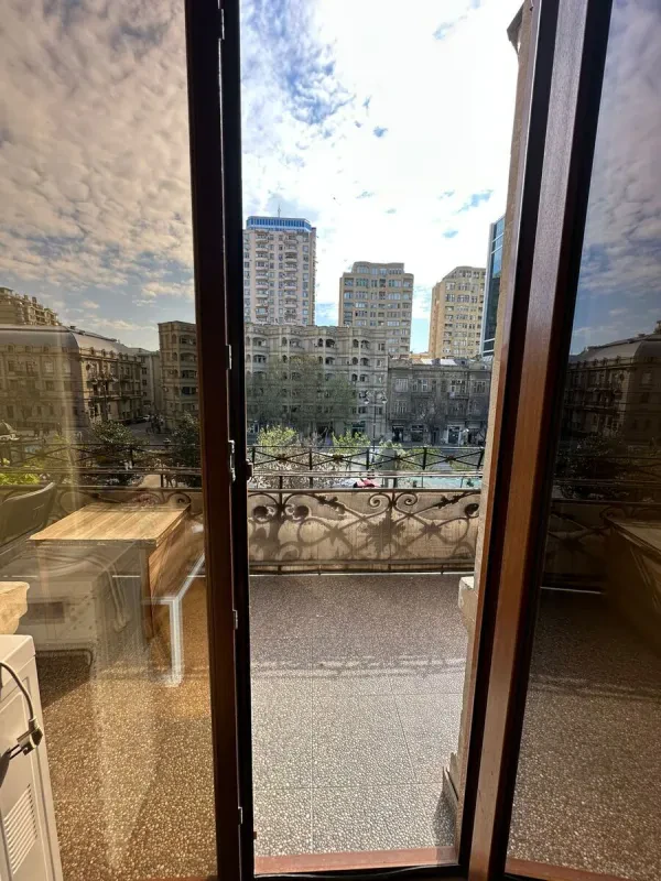 Kirayə verilir 3 otaqlı ofis 130 m²