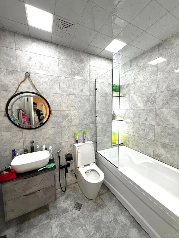 Satılır 3 otaqlı mənzil 122 m²