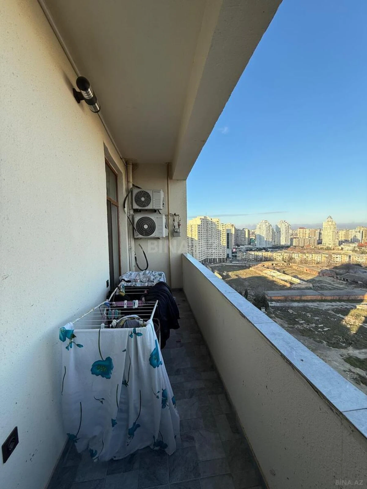 Satılır 3 otaqlı mənzil 122 m²