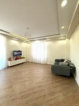 Satılır 3 otaqlı mənzil 122 m²