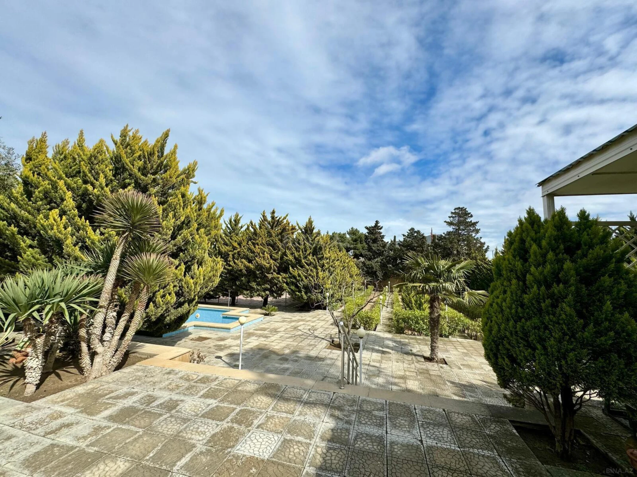 Kirayə verilir 6 otaqlı həyət evi 200 m²