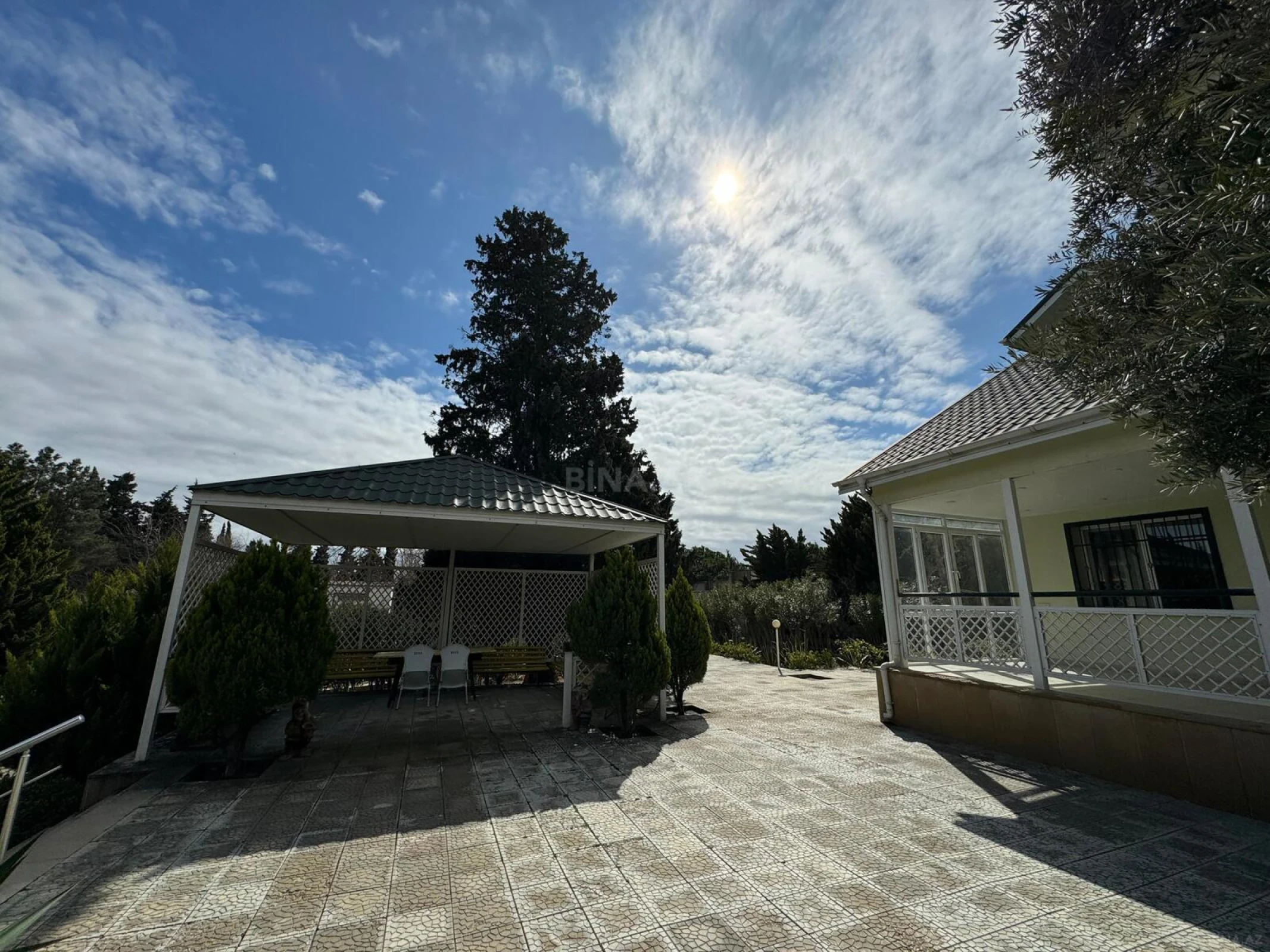 Kirayə verilir 6 otaqlı həyət evi 200 m²