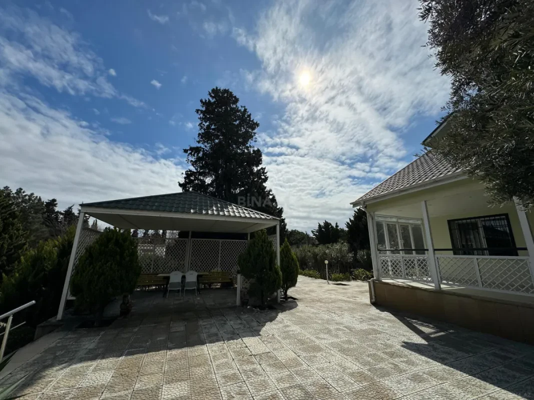 Kirayə verilir 6 otaqlı həyət evi 200 m²