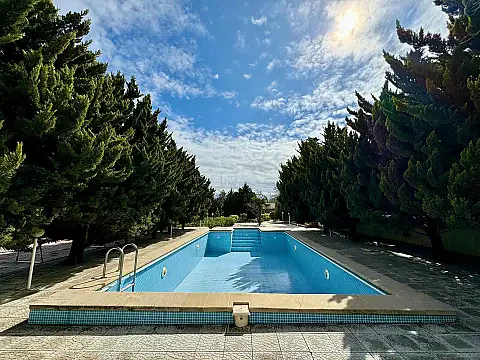 Kirayə verilir 6 otaqlı həyət evi 200 m²