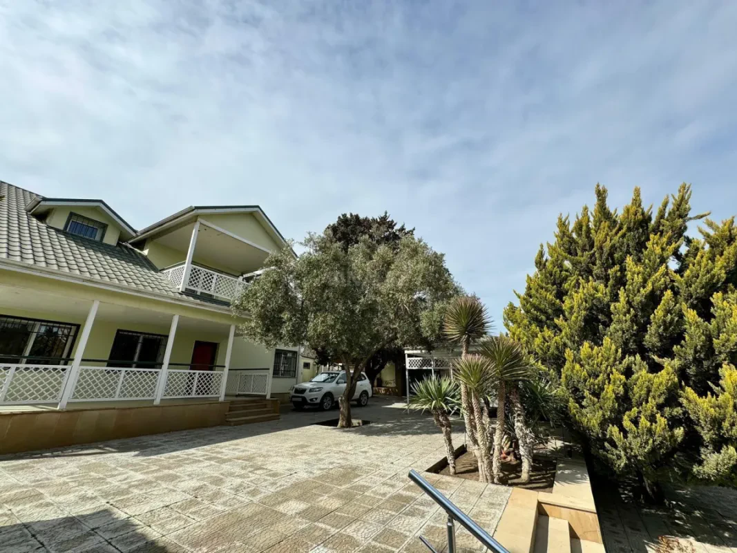 Kirayə verilir 6 otaqlı həyət evi 200 m²