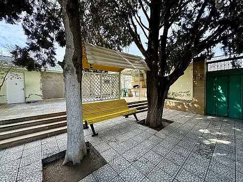 Kirayə verilir 6 otaqlı həyət evi 200 m²